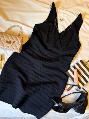 Express Black Bodycon Dress Size Large V Neck Fitted Textured Bandage Style